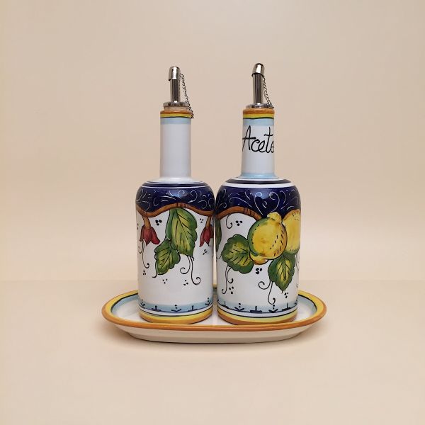 Set of 2 oil and vinegar bottles, cm.25h with tray